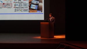 요시비 주오마치에서의 응급 진료에 대해 강연하는 우에다 조교