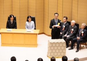 수상자 대표 인사를 하는 후가 교수