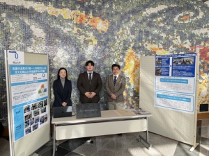 의학부 보건학과 부스에서 포스터 발표